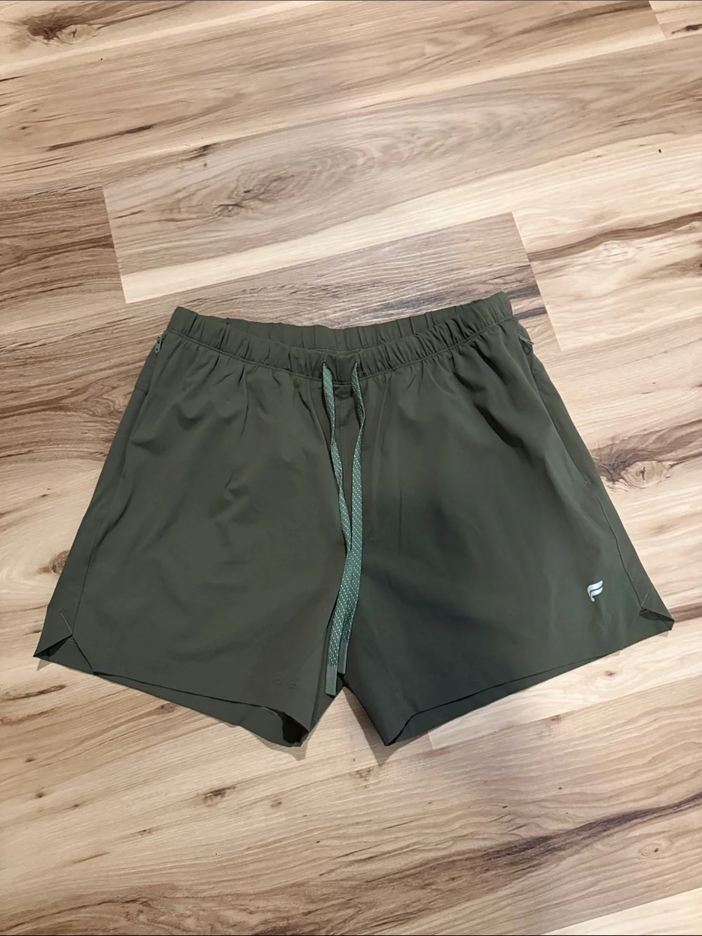 5inch Fabletics Men's Athletic Shorts Olive Green - Picture 1 of 5